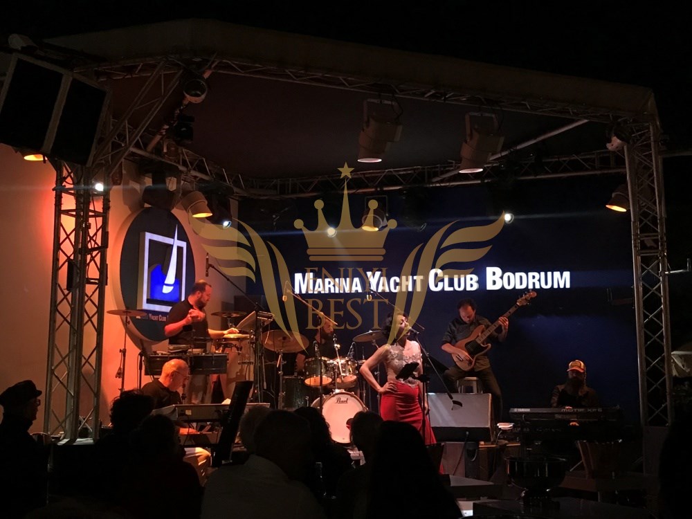 Sahne, Meltem Cumbul