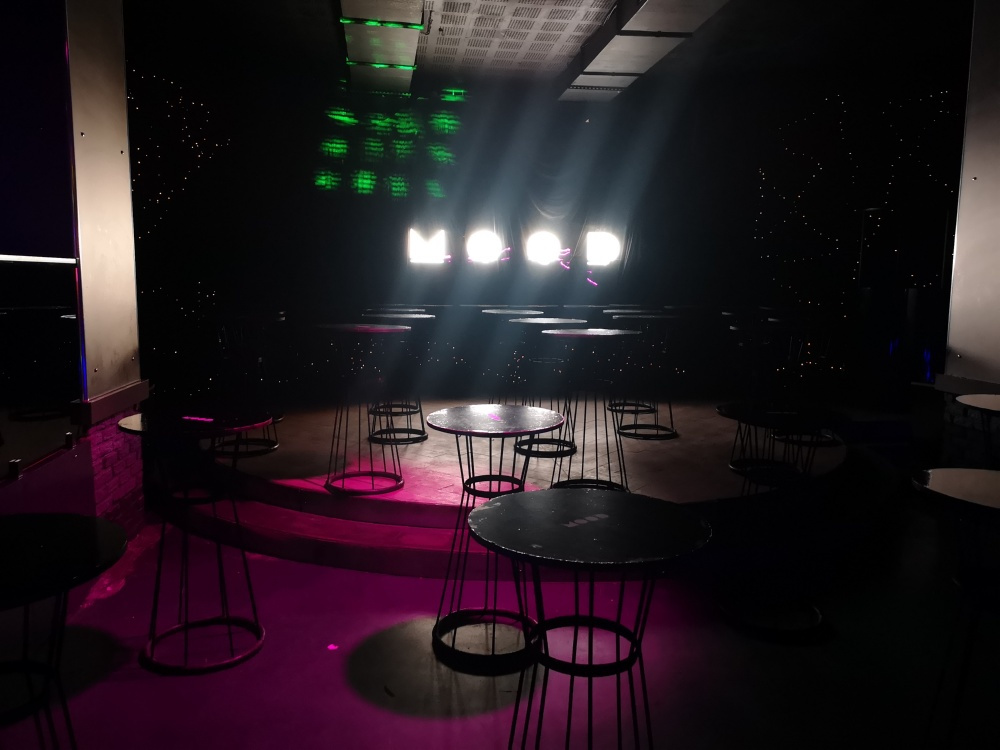  İç Mekan, Club